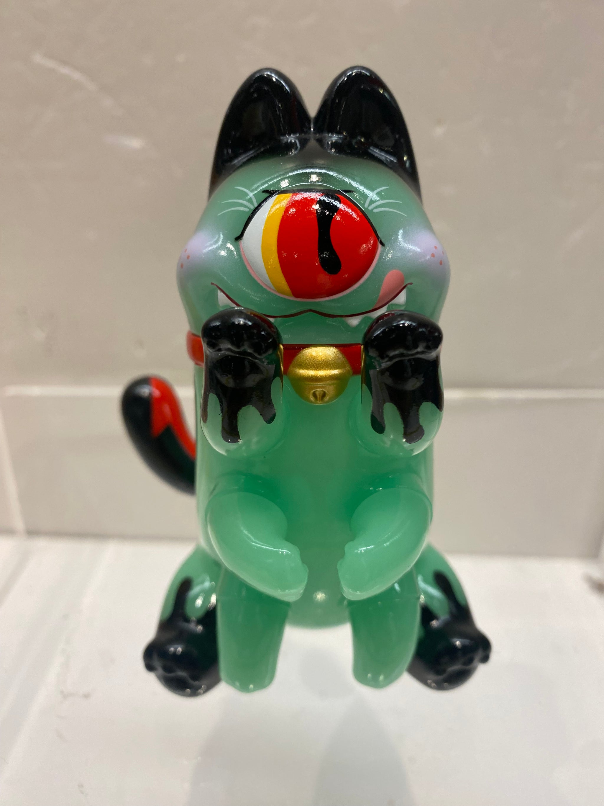 【REAL HEAD】真平たぬき　蛍光ピンク　ソフビ Designer Toy – Vintage and Vinyl Club