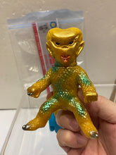 Load image into Gallery viewer, G16390 B