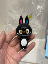Load image into Gallery viewer, G16063 A hold